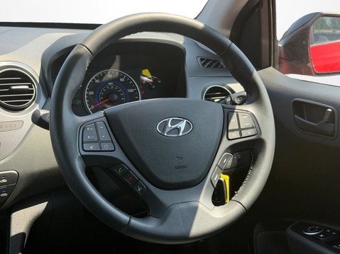 Hyundai i10 1.0 Play 5dr 17