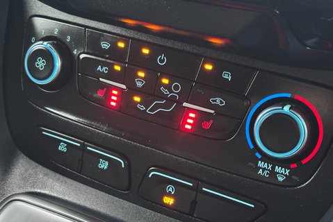 Ford Transit Connect 200 L1 Limited 120 ps Automatic Panel Van - Sat Nav / Rear Camera 18