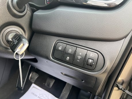 Kia Carens 3 SAT NAV ECODYNAMICS CRDI 20