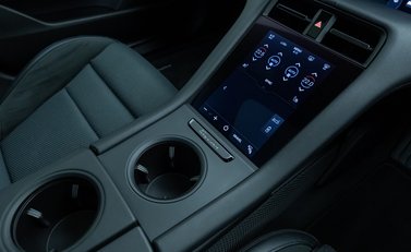 Porsche Taycan 4S Cross Turismo 23