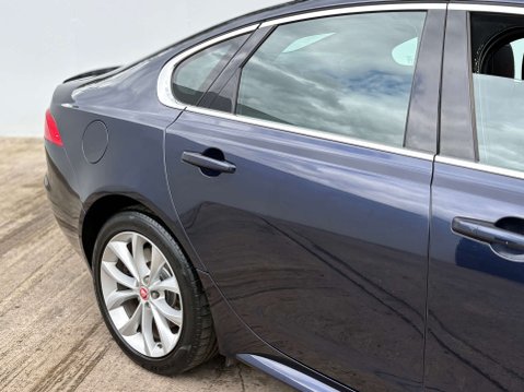Jaguar XF 2.0 XF R-Sport D AWD Auto 4WD 4dr 5