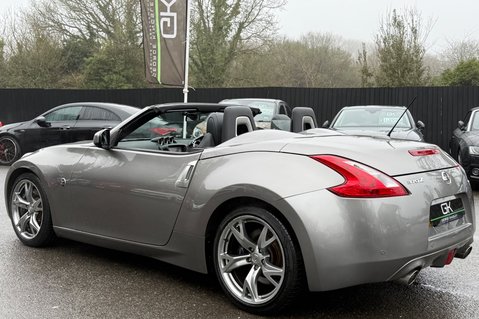 Nissan 370Z V6 GT AUTOMATIC ROADSTER - VERY RARE AUTO CONVERTIBLE 2