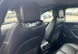 Jaguar XE R-DYNAMIC SE AUTO 31