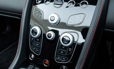 Aston Martin V12 Vantage S Roadster 18