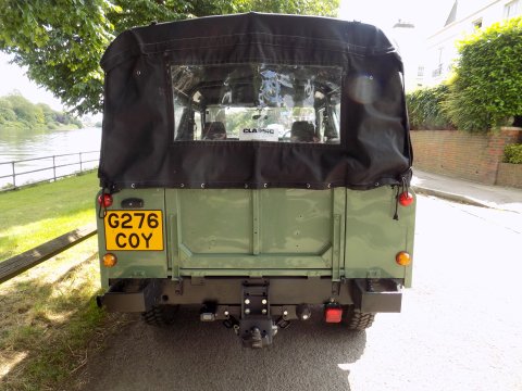 Land Rover Defender 110 2.5 Diesel 52