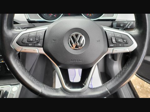 Volkswagen Passat SEL TDI DSG 26