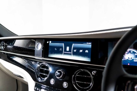 Rolls-Royce Ghost V12. FULL PPF. STARLIGHT. H, C & M SEATS. REAR ENTERTAINMENT. HUD. 62