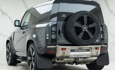 Land Rover Defender 90 X D300 3