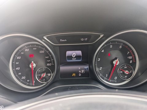 Mercedes-Benz GLA GLA200 SE 31