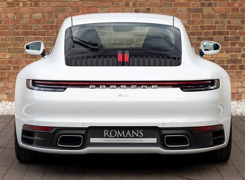 Porsche 911 Carrera (992) 5
