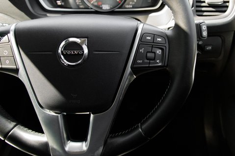 Volvo V40 D3 INSCRIPTION 19