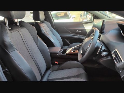 Peugeot 3008 PURETECH S/S ALLURE 14