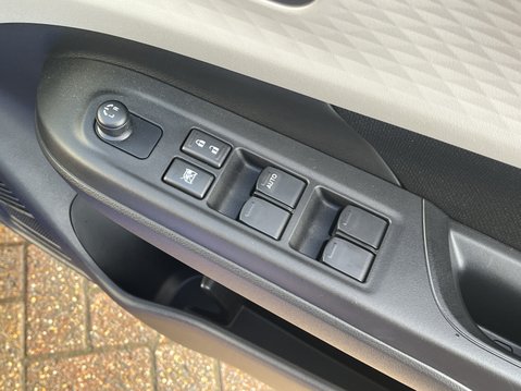 Suzuki Swift 1.2 Mild Hybrid Motion 5dr CVT 21