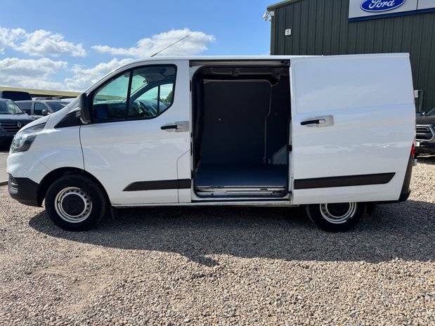 Ford Transit Custom SWB L1H1 Low Roof Leader 300 Sensors EURO 6 14