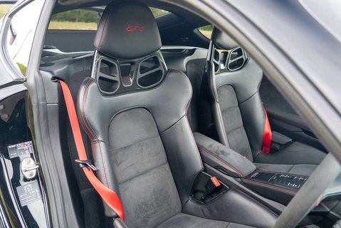 Porsche 718 4.0 718 Cayman GT4 3dr 11