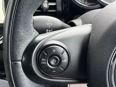 Mini Hatch 1.5 Cooper Euro 6 (s/s) 3dr 25