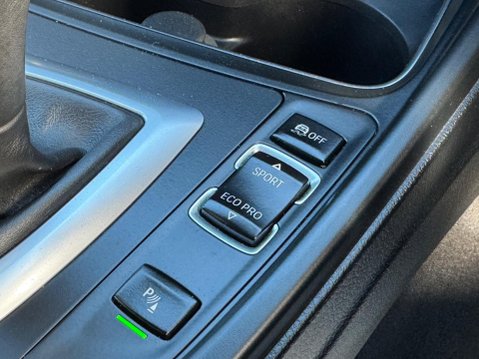 BMW 3 Series 3.0 330d M Sport Auto xDrive Euro 6 (s/s) 4dr 33