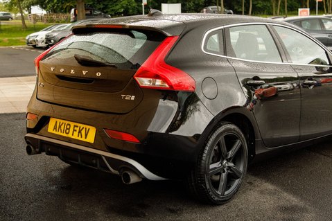 Volvo V40 T2 R-DESIGN NAV PLUS 8
