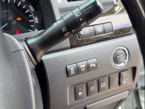 Toyota Vellfire G Edition V6 Sunroof 11
