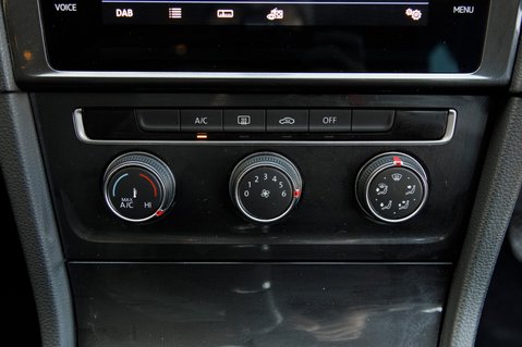 Volkswagen Golf SE NAVIGATION TSI BLUEMOTION TECHNOLOGY 38
