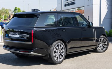 Land Rover Range Rover P400 AUTOBIOGRAPHY LWB 7 Seater 4