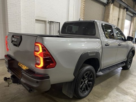 Toyota Hilux INVINCIBLE X 4WD 5