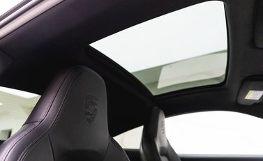 Porsche 911 Carrera S (992) 13