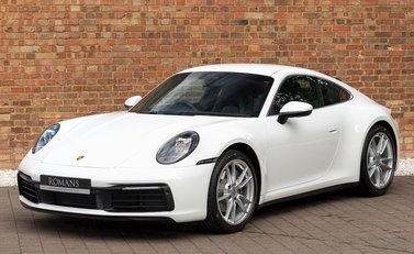 Porsche 911 Carrera (992) 6