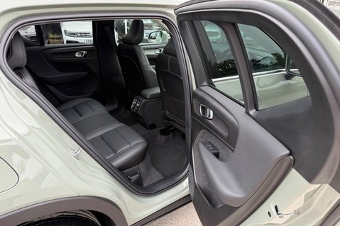 Volvo XC40 B3 ULTRA 28