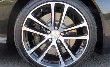 Aston Martin DB9 Carbon Black Edition 4