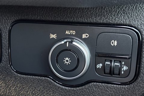 Mercedes-Benz Sprinter 315 Cdi Premium Mwb Lr Panel Van 36