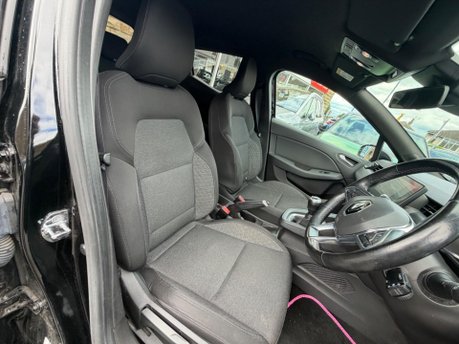 Renault Clio ICONIC TCE BOSE 10