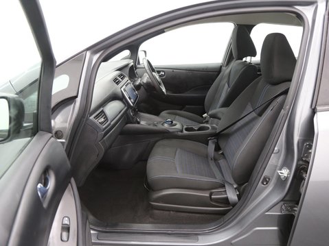 Nissan LEAF 40kWh Acenta Auto 5dr 22
