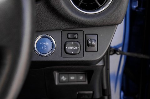 Toyota Yaris VVT-I Y20 17