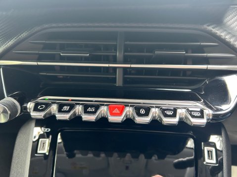Peugeot 2008 PURETECH S/S ALLURE PREMIUM 33