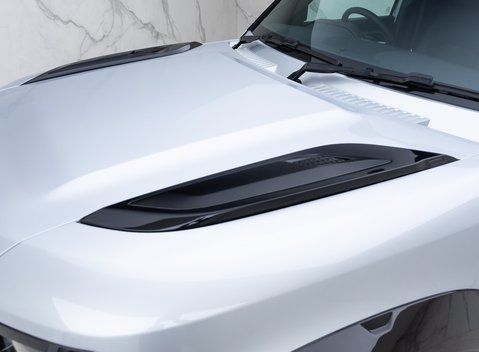 Land Rover Defender 110 D300 HSE Hard Top URBAN 23