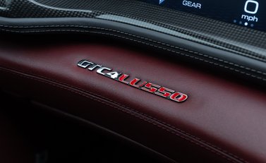 Ferrari GTC4 Lusso V12 TAILOR MADE 30