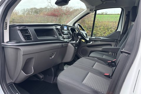 Ford Transit Custom 300 L2 H2 Trend 130 ps Panel Van - Air Con 15