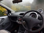 Peugeot 107 1.0 107 Urban Move 3dr 22
