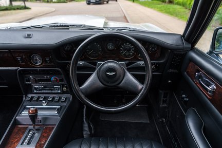 Aston Martin V8 Vantage X-Pack RESTORED 14
