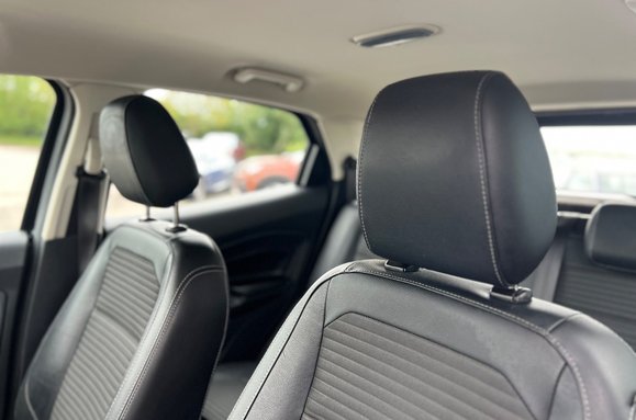 Ford Ecosport TITANIUM 23
