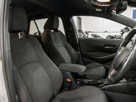 Toyota Corolla 1.8 VVT-h Design Touring Sports 5dr Petrol Hybrid CVT Euro 6 (s/s) (122 ps) 53