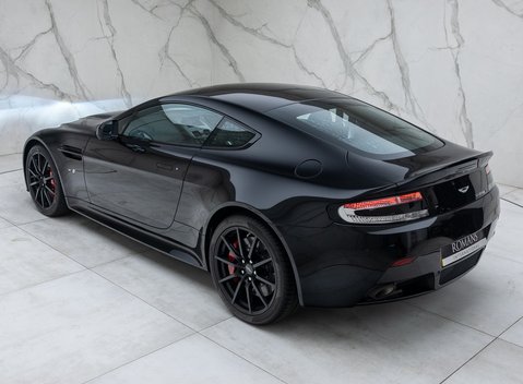 Aston Martin V12 Vantage S 12