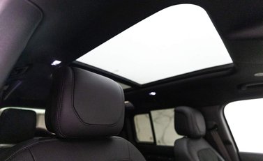 Land Rover Defender V8 7