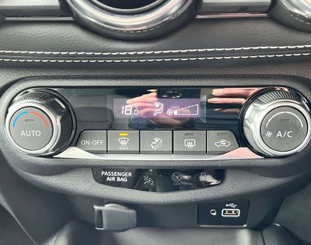 Nissan Juke 1.0 Juke N-Connecta DiG-T Semi-Auto 5dr 52