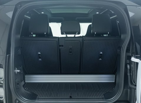 Land Rover Defender 90 V8 P525 URBAN 51