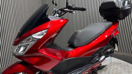 Honda PCX WW PCX 125 2016 ONLY 13K 1 OWNER LONG MOT WARRANTY 125CC 17