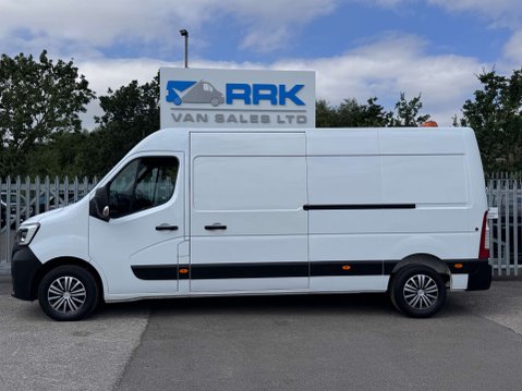 Renault Master 2.3 dCi 35 Business+ Panel Van 4dr Diesel Manual FWD LWB Medium Roof Euro 6 21