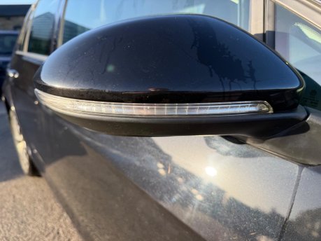 Volkswagen Golf SE NAVIGATION TDI 25