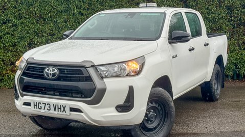 Toyota Hilux Active | 2.4 LT | Double Cab | Tow Bar | Camera | Air Con |